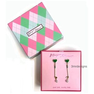 NIB Betsey Johnson💋HEART GOLF CLUB Gold Tone Faux Pearl & Enamel Drop Earrings